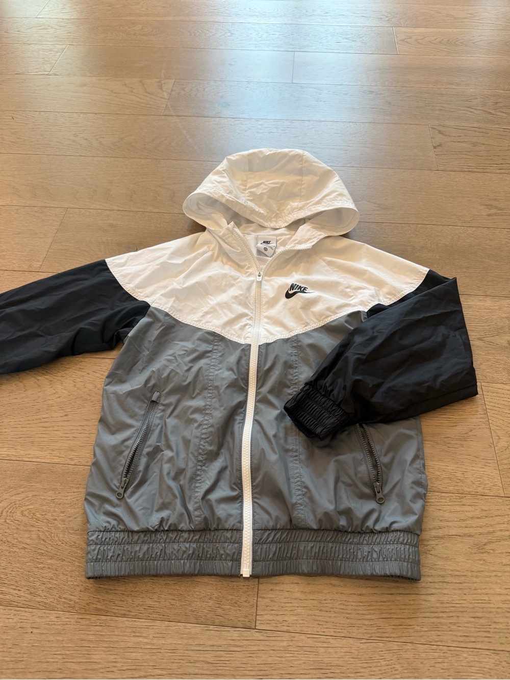 Nike White Hooded Windbreaker Jacket with Black Logo